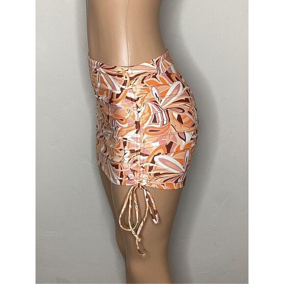 New L*SPACE multicolored skirt. Medium . Retails $129 - Picture 9 of 12